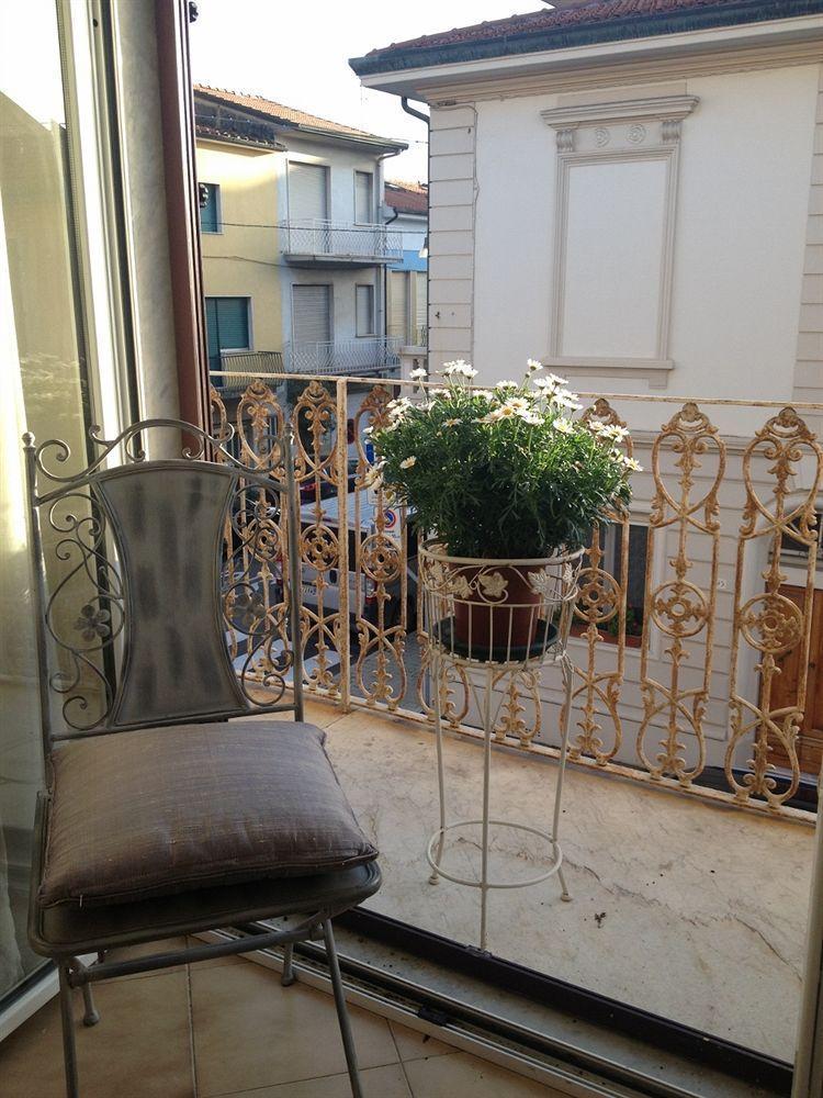Hotel La Petite Maison Viareggio Exterior foto