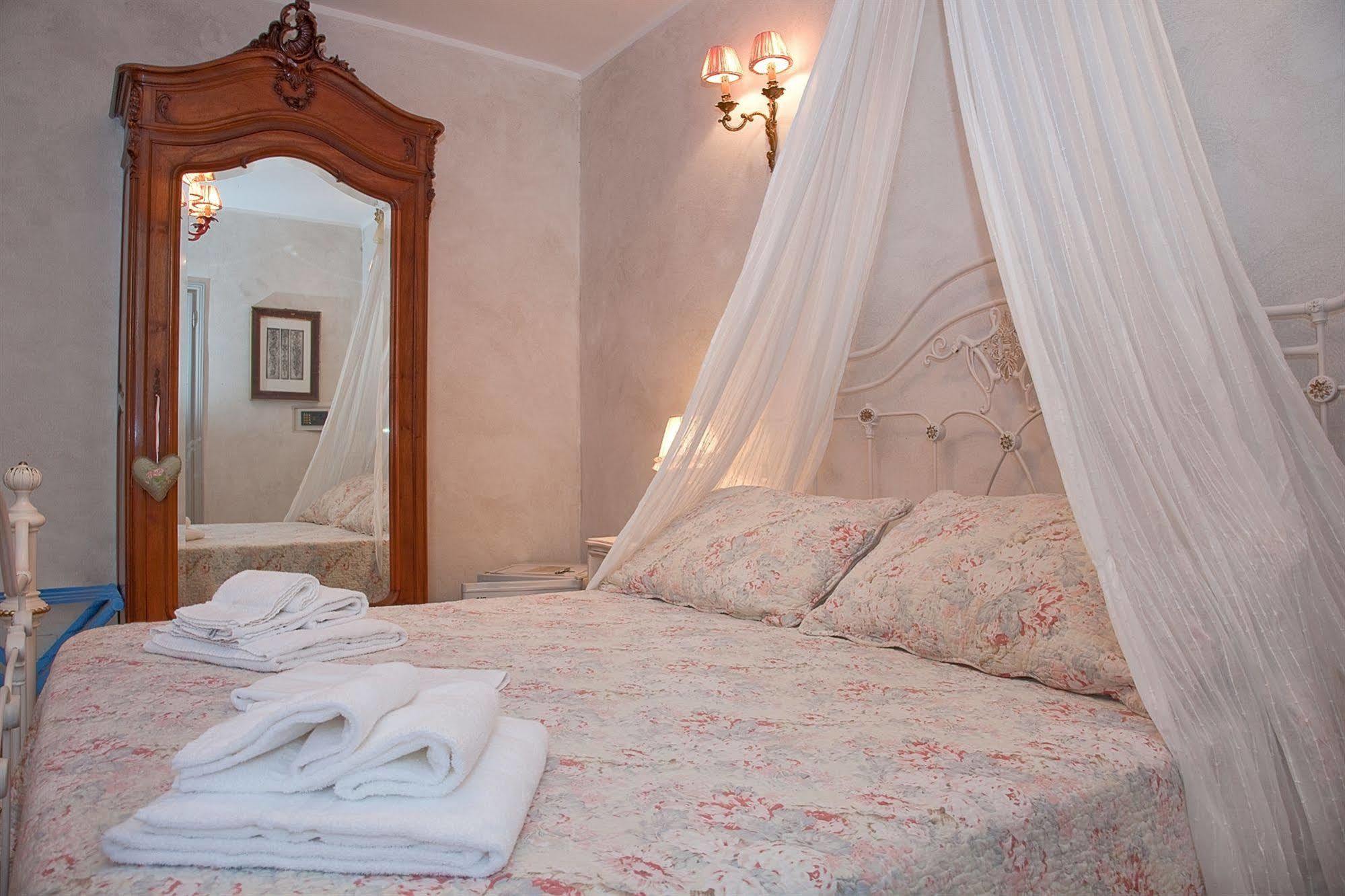 Hotel La Petite Maison Viareggio Exterior foto