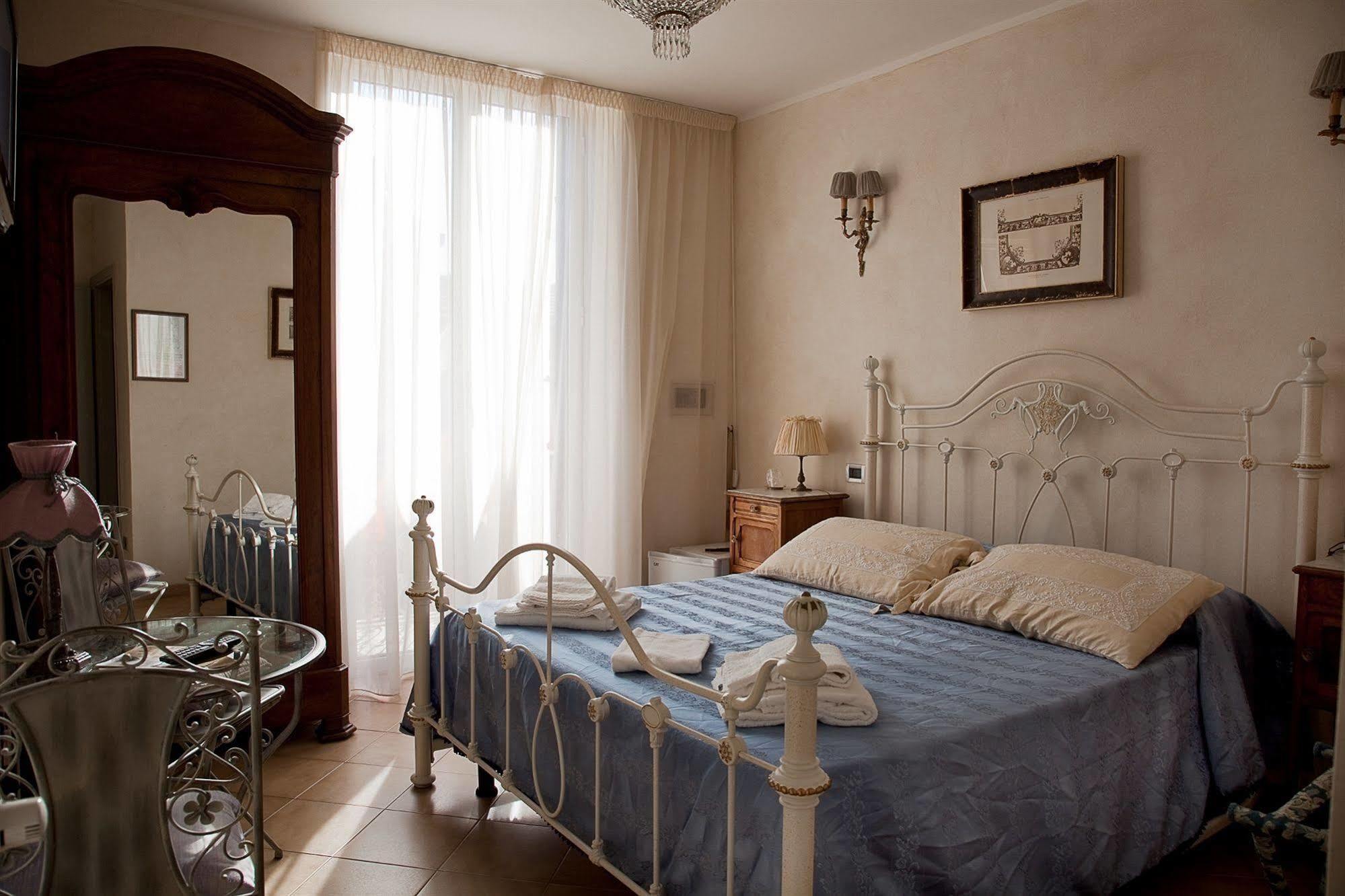 Hotel La Petite Maison Viareggio Exterior foto
