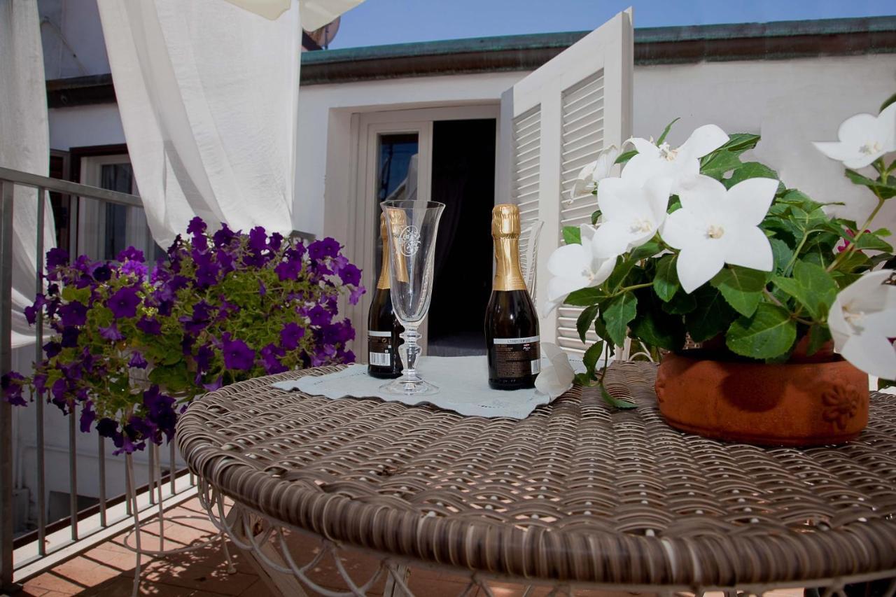 Hotel La Petite Maison Viareggio Exterior foto